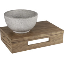 Skål på träbricka