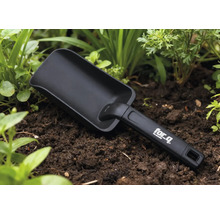 Planteringsspade i rabatt med for_q logotyp på handtaget