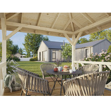 Trädgårdspaviljong i trä med utemöbler