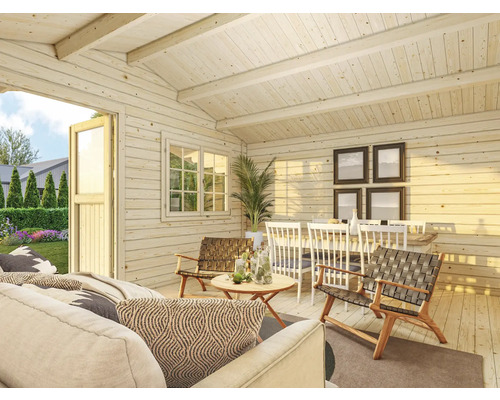 Ljus timmerstuga interiör med möbler, bord och stolar