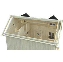 Interiörvy av ett trähus med fönster och dörr