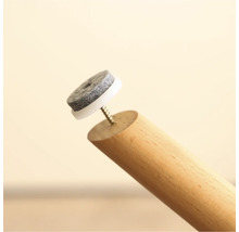 Möbelben med filtplatta och skruv