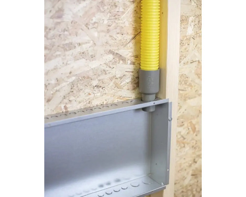 Installation av en elbox med korrugerat rör i en vägg