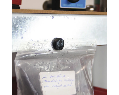 Magnetisk stängning på en transparent väska