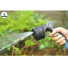 Trädgårdsslangsprutpistol som används för att vattna växter