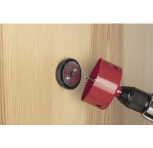 Borra ett hål i en trädörr med en hålsåg