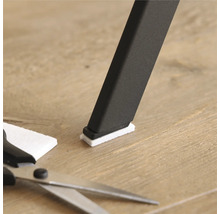 Stolsben med filtdyna för att skydda golvet från repor