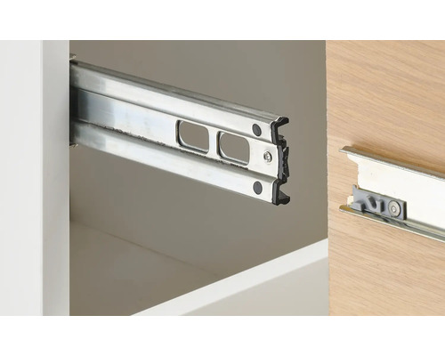 Metallskenor för lådor i möbel