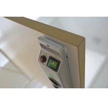 Grenuttag med strömbrytare monterad på bordsskiva