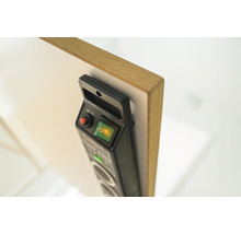 Grenuttag med strömbrytare för strömförsörjning