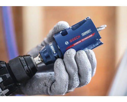 Bosch Expert Carbide Technology hålsåg monterad på en borrmaskin.