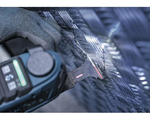 Bosch Expert MultiMax Curved sänksågblad för multiverktyg vid sågning i metall.