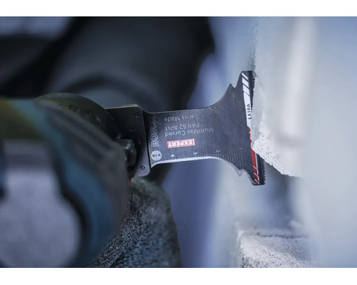 Bosch Expert MultiMax Curved instickssågblad för multiverktyg vid sågning i sten.