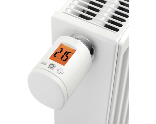 Elementtermostat med digital display på radiatorn