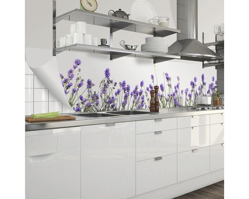 Köksvägg med lavendelväggdekor