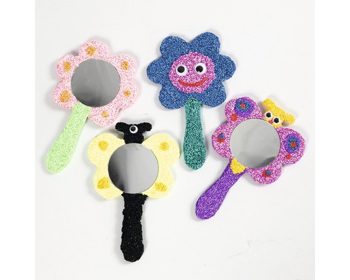 Fyra handspeglar i form av blommor och fjärilar