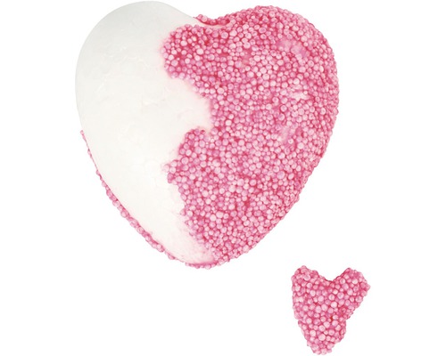 Hjärtformad dekoration med frigolitkulor