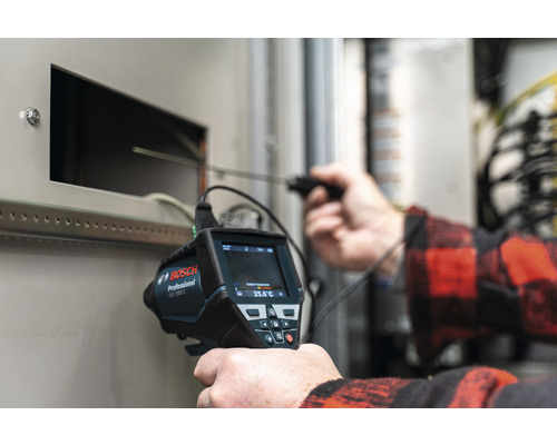 Bosch Professional GIT 1000 C inspektionskamera används på ett hölje