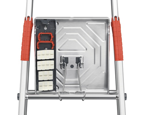 Detaljvy av en trappstege med hylla