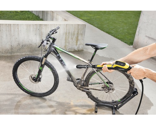 Cykeltvätt med högtryckstvätt