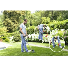 En man använder en batteridriven gräskantstrimmer i trädgården. Detaljer visar den justerbara handtagspositionen.