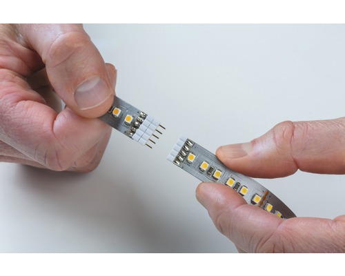 LED-stripkontakt i händerna
