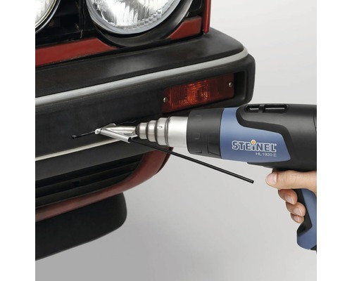 Steinel varmluftspistol HL 1920 E används på en bil.