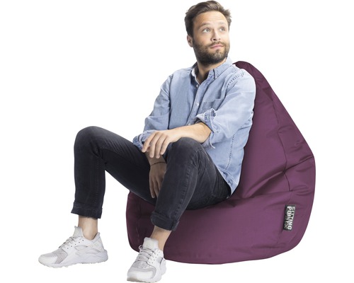 Man sitter på en sittsäck