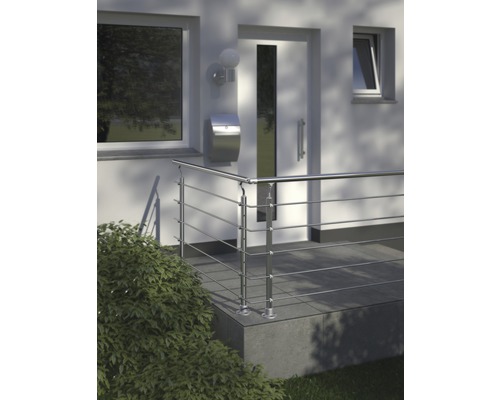 Entré till ett hus med rostfritt stålräcke