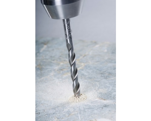 Spiralborr borrar hål i ytan