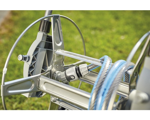 Trädgårdsslang på slangvagn