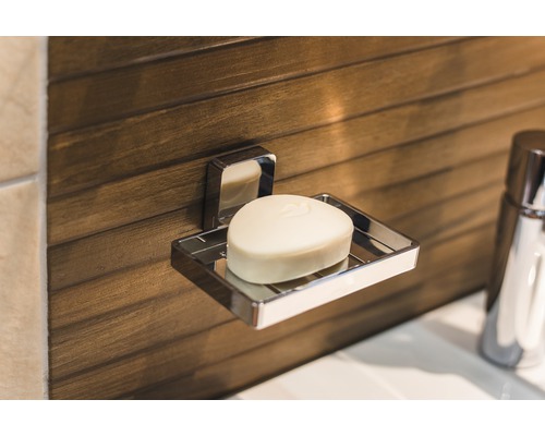 Tvålkopp med tvål i badrummet