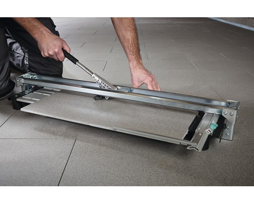 Kakelskärare används för att skära kakel