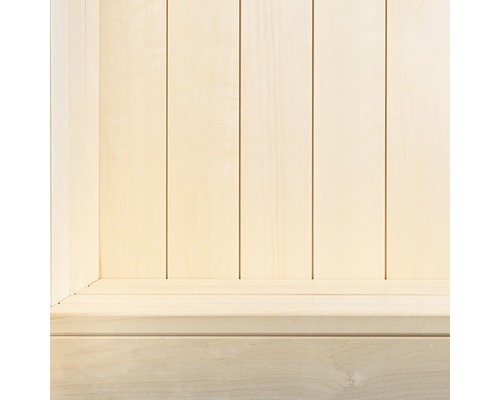 Trävägg med sittbänk