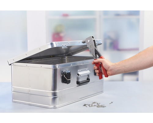 Aluminiumlåda med nitningstång och blindnitar