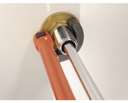 Installationsscen med verktyg för montering av en armatur