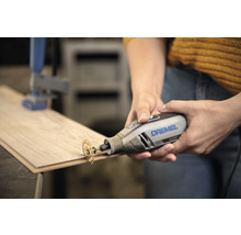 Dremel 4250 multiverktyg skär trä