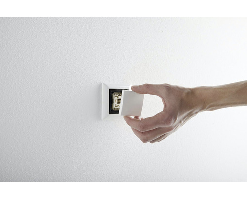 Installation av en ljusströmbrytare i ett ljust rum