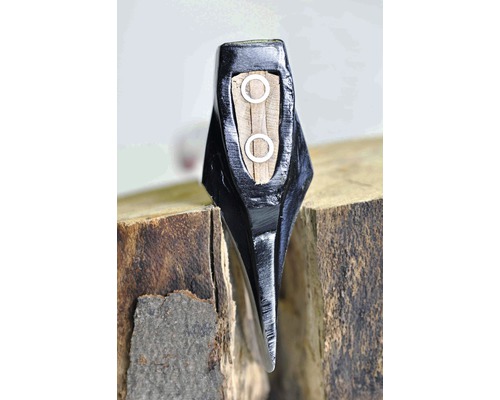 Yxhuvud i stål med träkil