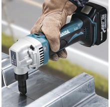 Makita batteridriven nibblare skär metall