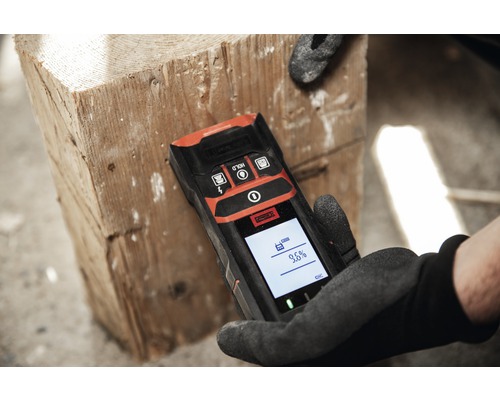 Fuktmätare mäter fukt i trä