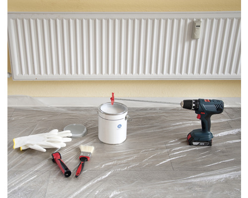 Verktyg och tillbehör för målning: färg, färgblandare, borr, pensel, roller och skyddshandskar