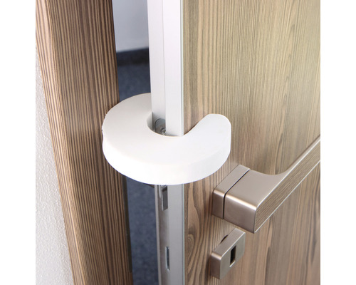 Dörr med dörrstopp av skum