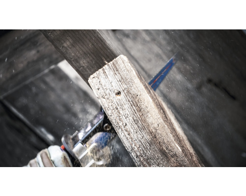 Handsåg sågar träplanka