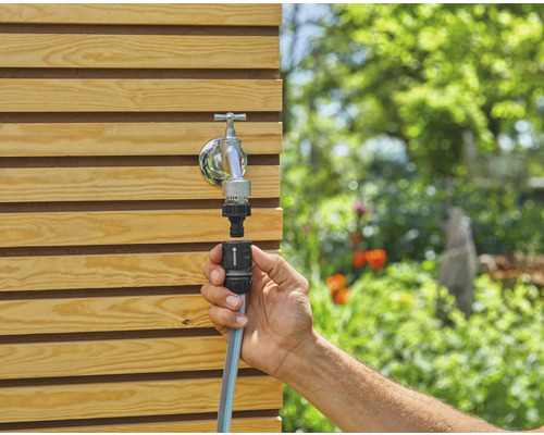 Trädgårdskran ansluts till slangkoppling