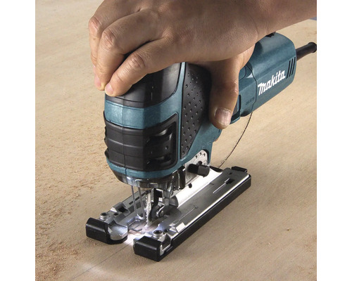 Makita sticksåg används på trä