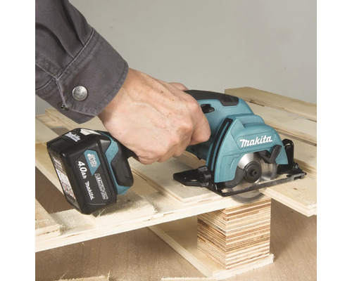 Makita handsåg används för att skära trä