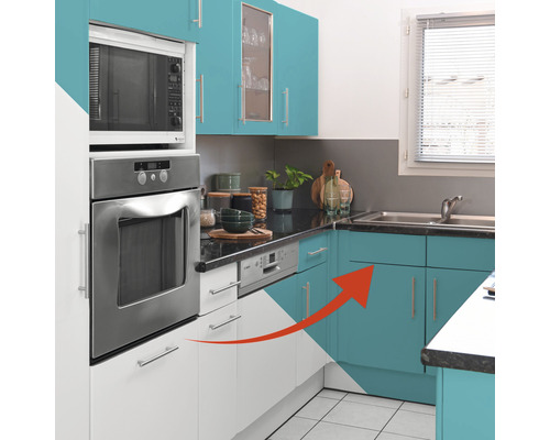 Köksscen med inbyggda apparater och köksskåp