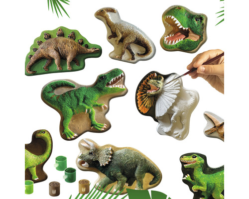 Målning av dinosauriefigurer med pensel och färg