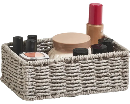 Flätad förvaringskorg med kosmetika